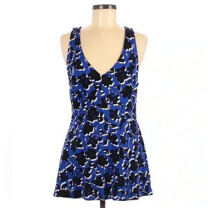 Torrid Blue/Black/White‎ Floral V-Neck Top